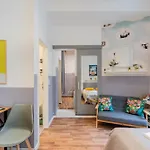 דירה Retro-apartment Mit Terrasse ברלין