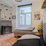 Retro-apartment Mit Terrasse ברלין