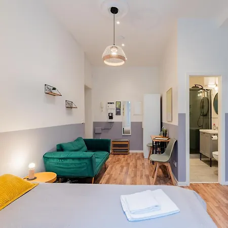 Cozy Retro Chic With Patio And Self Check-in *