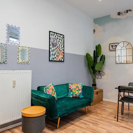 Cozy Retro Chic With Patio And Self Check-in