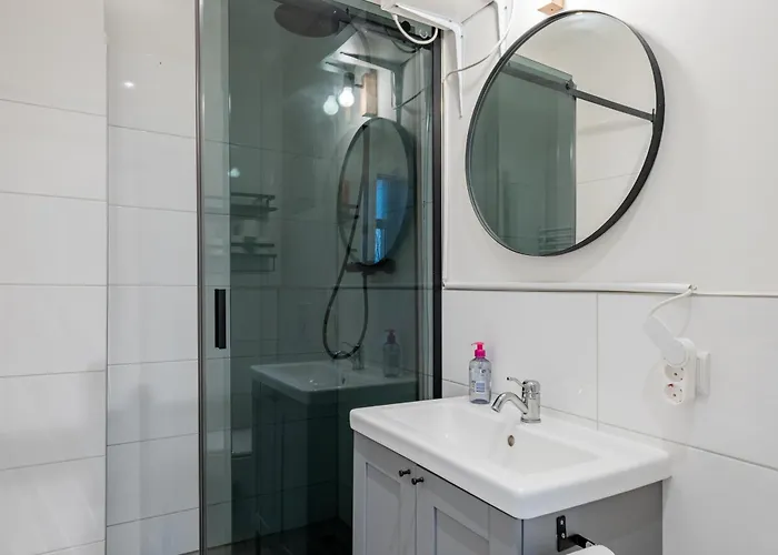 Cozy Retro Chic With Patio And Self Check-in شقة برلين