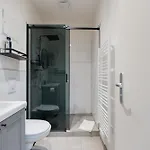 Retro-Apartment Mit Terrasse * برلين