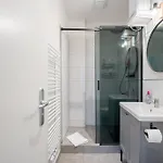 Retro-Apartment Mit Terrasse