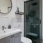 Retro-Apartment Mit Terrasse * برلين