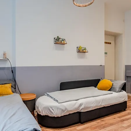 Retro-apartment Mit Terrasse Lägenhet *