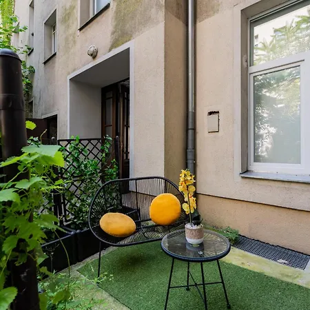 Retro-Apartment mit Terrasse *
