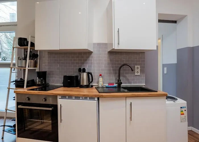 Cozy Retro Chic With Patio And Self Check-in 公寓 *